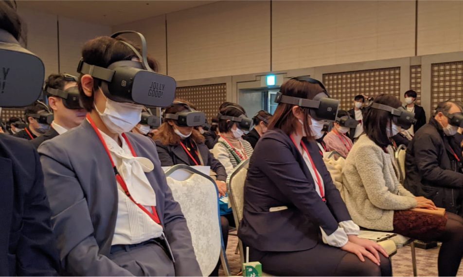 VRセッションで学会の集客は満員に！